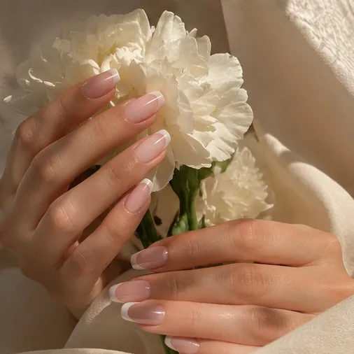 Uñas francesas con acabado limpio, NACAR Majadahonda